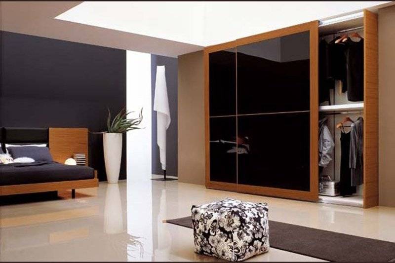 RAYLI GİYİNME DOLAPLARI 